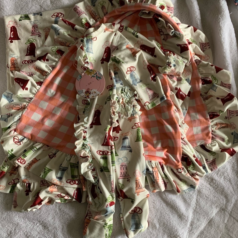 Sweethoney jingle bells Christmas blanket and onesie